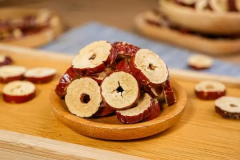 婴儿适宜食用干红枣吗？小婴儿食用红枣的潜在益处有哪些？