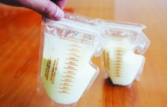 母乳不够奶粉来凑，混合喂养前，妈妈必须先注意这些问题！