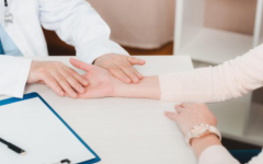 焦作三代试管：染色体正常的保障？风险与局限性解析