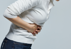 胚胎移植后可能会出现四种并发症，轻微腹痛一般不要紧