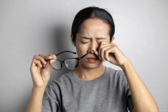 有哪些简单又实用的方法可以帮助我们有效缓解眼睛疲劳呢？