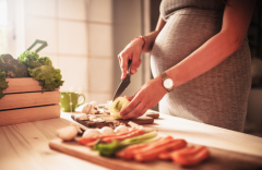 孕妇消食小妙招，吃得太撑用这些方法能缓解不适