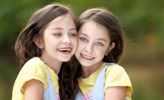 高龄妈妈赴美试管生育双胞胎总共多少钱？2025年试管双胎收费标准预估