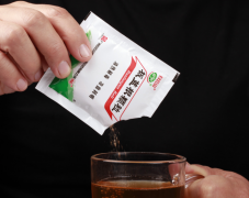 哺乳期女性可以喝板蓝根，但要注意这些问题！